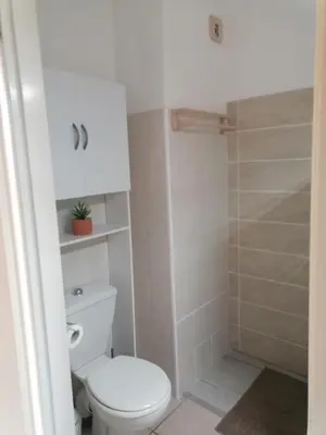 Salle de bains dans l'établissement Studio 4 personnes bord de mer avec piscine wifi