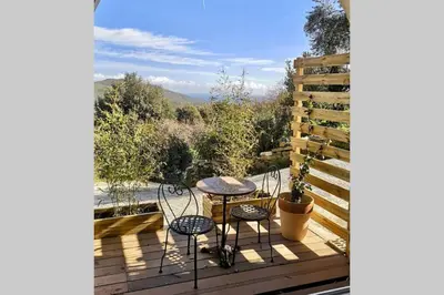Vue générale sur la montagne ou vue sur la montagne depuis l'appartement