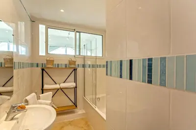 Salle de bains dans l'établissement Casa Sainte-Anne