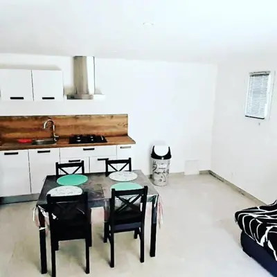 Cuisine ou kitchenette dans l'établissement Gite Libecciu