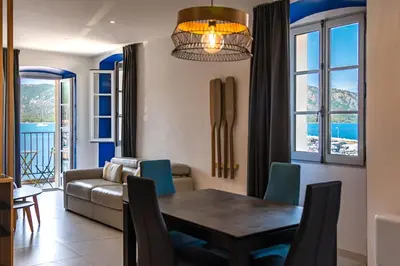 Coin salon dans l'établissement Casa Nostra : bienvenue chez nous !