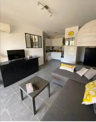 Coin salon dans l'établissement Repos à l'ile rousse
