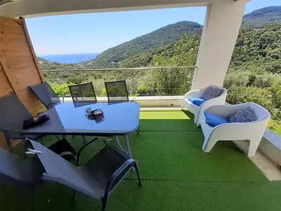 Vue générale sur la montagne ou vue sur la montagne depuis l'appartement