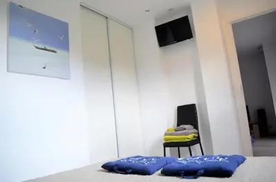 Télévision ou salle de divertissement dans l'établissement Cap CORSE URIBELLINU 2, vue Mer Montagne
