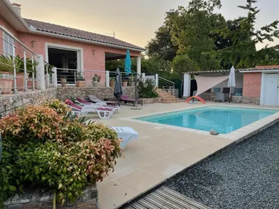 Piscine de l'établissement Villa BRIMI ou située à proximité