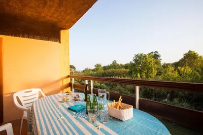 Balcon ou terrasse dans l'établissement Studio 2 ou 3 people, 150 m beach, near Ghisonaccia