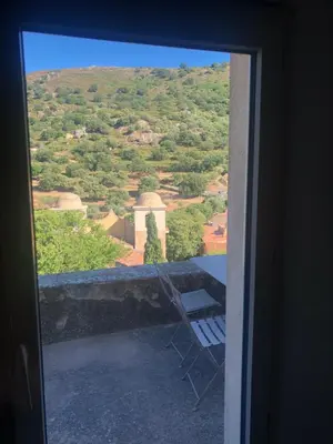 Vue générale sur la montagne ou vue sur la montagne depuis la maison de vacances