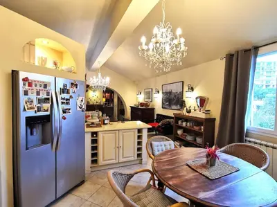 Cuisine ou kitchenette dans l'établissement Casa Galli- Belle villa coeur de ville avc piscine