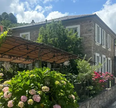 Jardin de l'établissement Hotel U Campanile