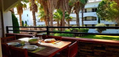 Balcon ou terrasse dans l'établissement Evasion Corse Direct mer Piscine Terrasse