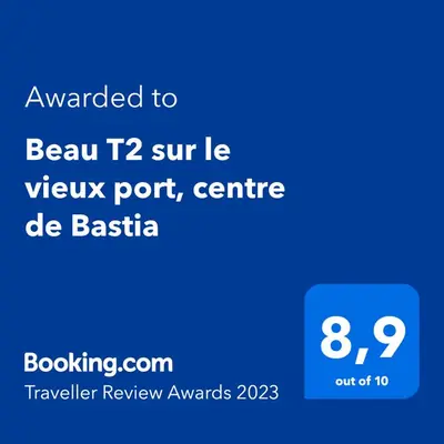 Certificat, récompense, panneau ou autre document affiché dans l'établissement Beau T2 sur le vieux port, centre de Bastia