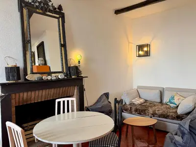 Coin salon dans l'établissement Tour XIIIe siècle, vue mer, Cap Corse