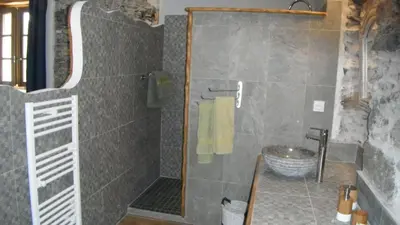 Salle de bains dans l'établissement A CASA CANTUNNIERA