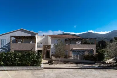 Vue générale sur la montagne ou vue sur la montagne depuis l'appartement