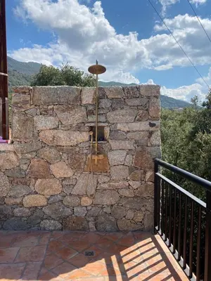Vue générale sur la montagne ou vue sur la montagne depuis la villa