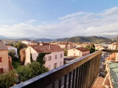 Vue générale sur la montagne ou vue sur la montagne depuis l'appartement
