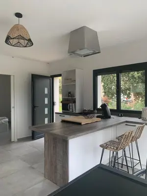 Cuisine ou kitchenette dans l'établissement Maisons T2 avec jardins privatifs - 10mn de la plage et 5mn du village - Casa di i trinelli