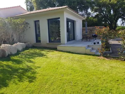 Jardin de l'établissement Maisons T2 avec jardins privatifs - 10mn de la plage et 5mn du village - Casa di i trinelli