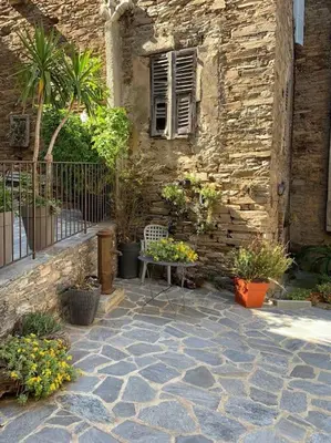 Jardin de l'établissement Levé du soleil sur la mer