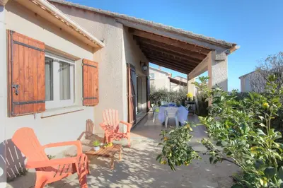 Jardin de l'établissement Kazamasavani - Belle maison proche mer
