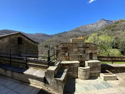 Vue générale sur la montagne ou vue sur la montagne depuis la villa