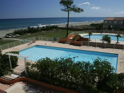 Piscine de l'établissement Holiday Home T3 Cabine by Interhome ou située à proximité
