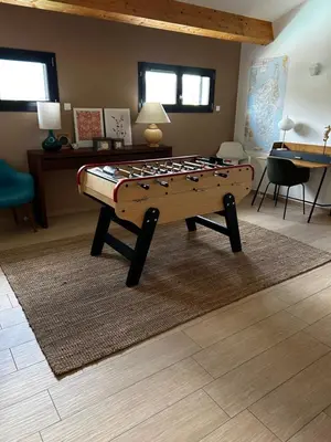 Salle de jeux dans l'établissement Très belle villa avec piscine chauffée CASALEONI