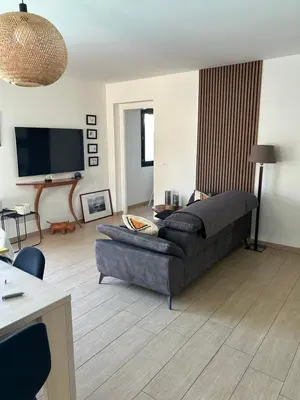 Télévision ou salle de divertissement dans l'établissement Très belle villa avec piscine chauffée CASALEONI