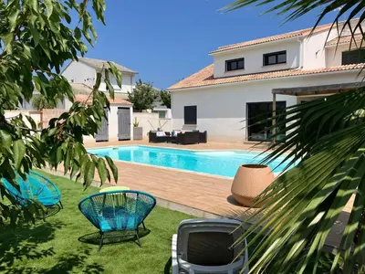 Piscine de l'établissement Très belle villa avec piscine chauffée CASALEONI ou située à proximité