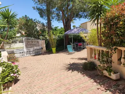 Jardin de l'établissement Villa les palmiers -Stretta di i mandarini