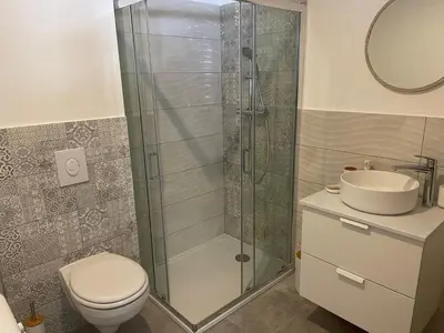 Salle de bains dans l'établissement Les jardins de Saint Pancrace
