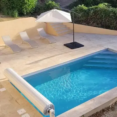 Maison avec piscine entre mer et montagne