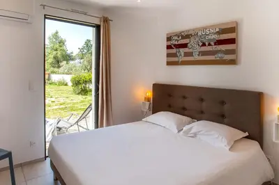 Un ou plusieurs lits dans un hébergement de l'établissement Tramontana au calme à 7 min des plages piscine partagée chauffée bbq