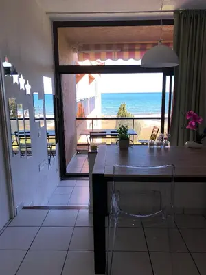 Balcon ou terrasse dans l'établissement Joli T2 les pieds dans l’eau , piscine tennis....