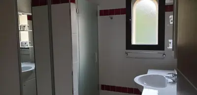 Salle de bains dans l'établissement Très bel appartement,proche plage et centre ville.