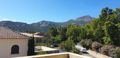 Vue générale sur la montagne ou vue sur la montagne depuis l'appartement