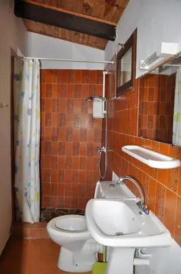 Salle de bains dans l'établissement 2BA Domaine Malacucina Lumio
