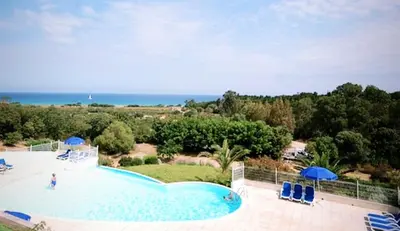 Piscine de l'établissement Le Cocon Bord de mer ou située à proximité
