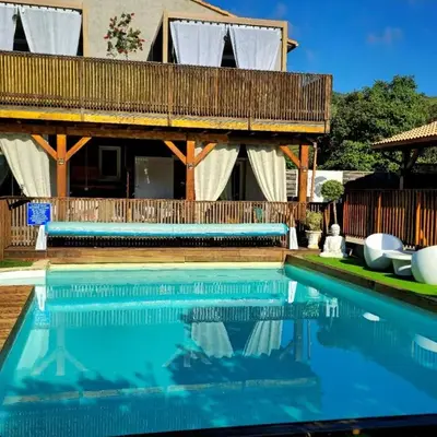 GITES O FIL DE L'EAU piscine spa accès rivière