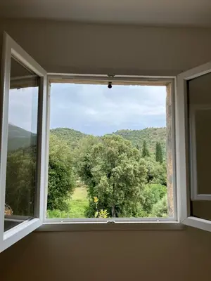 Vue générale sur la montagne ou vue sur la montagne depuis l'appartement