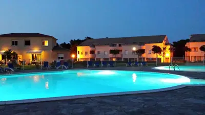 Piscine de l'établissement Appartement T2 dans résidence avec piscine ou située à proximité