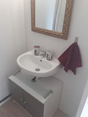 Salle de bains dans l'établissement Maison à 200m de la mer, 10 mn de l'aéroport de Bastia et a 20mn du port