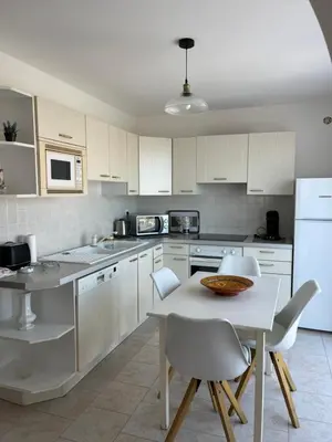 Cuisine ou kitchenette dans l'établissement Appartement rez de villa