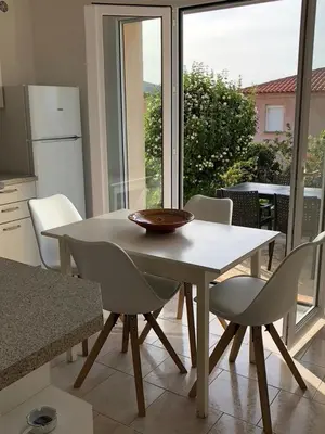 Cuisine ou kitchenette dans l'établissement Appartement rez de villa