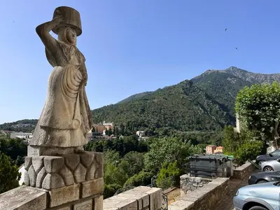 Vue générale sur la montagne ou vue sur la montagne depuis l'appartement