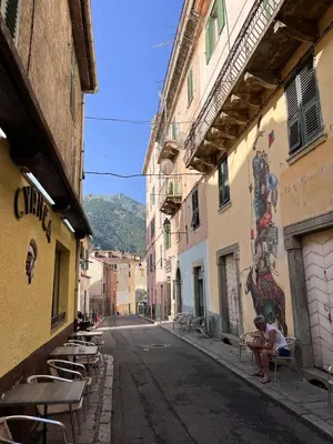 Vue générale sur la montagne ou vue sur la montagne depuis l'appartement