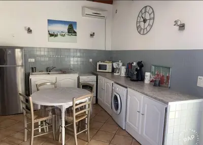 Cuisine ou kitchenette dans l'établissement Maisonnette