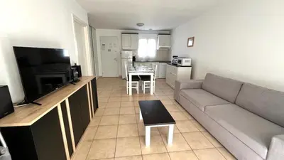 Cuisine ou kitchenette dans l'établissement Maison à Cervione Prunete jardin piscine accès direct plage