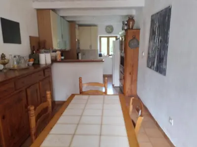 Cuisine ou kitchenette dans l'établissement Maison de caractère au coeur de la corse rurale