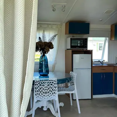 Cuisine ou kitchenette dans l'établissement les bungalows de Lisa Maria